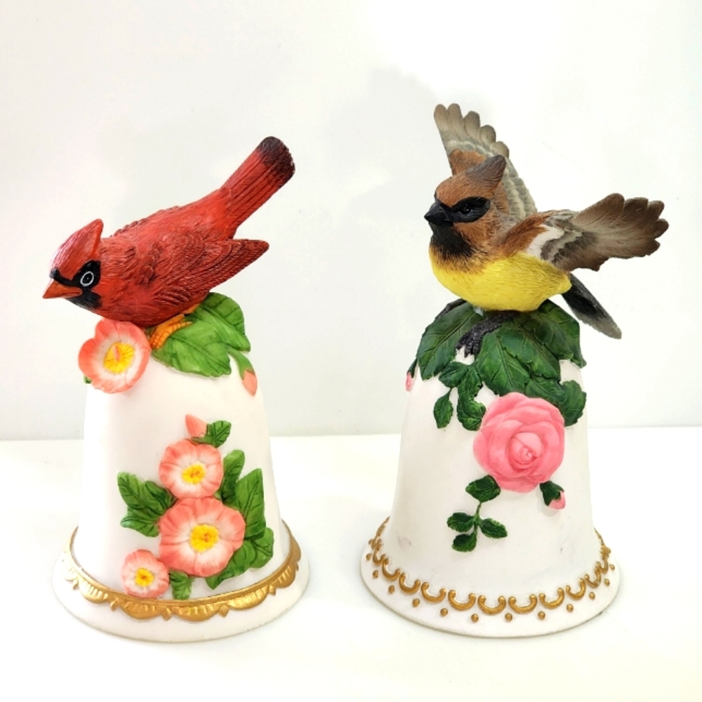 Set of 2 Ceramic Figurines of Cardinal Birds On Flared Bases 6x 3.5 inch - Picture 13 of 13